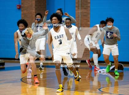 Thumbnail 3 in Edwardsville @ Belleville East photogallery.