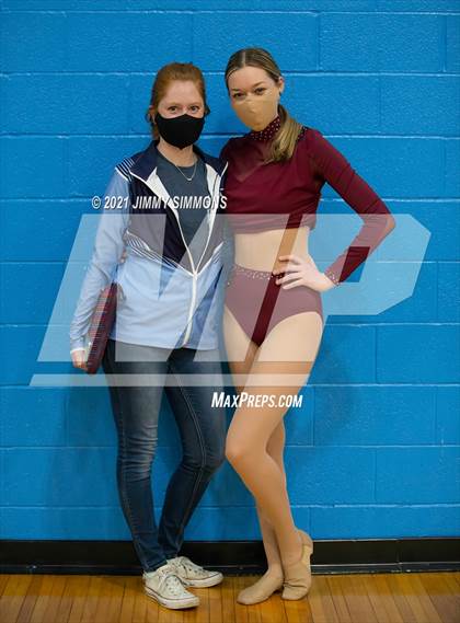 Thumbnail 2 in Edwardsville @ Belleville East photogallery.