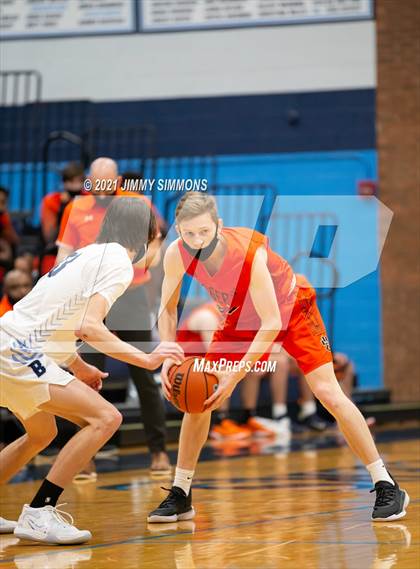 Thumbnail 1 in Edwardsville @ Belleville East photogallery.