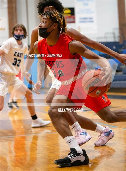 Thumbnail 3 in Edwardsville @ Belleville East photogallery.