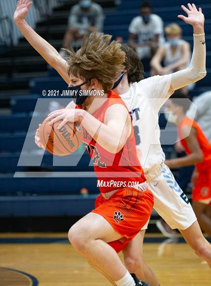 Thumbnail 3 in Edwardsville @ Belleville East photogallery.