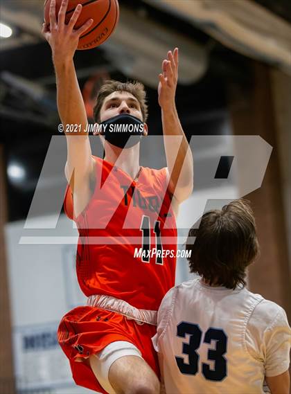 Thumbnail 3 in Edwardsville @ Belleville East photogallery.