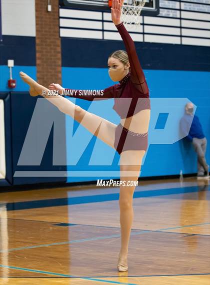 Thumbnail 3 in Edwardsville @ Belleville East photogallery.