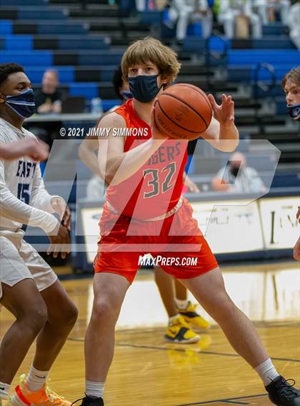Thumbnail 1 in Edwardsville @ Belleville East photogallery.