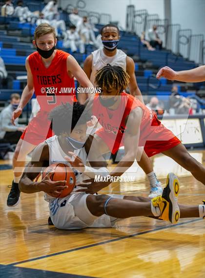 Thumbnail 2 in Edwardsville @ Belleville East photogallery.