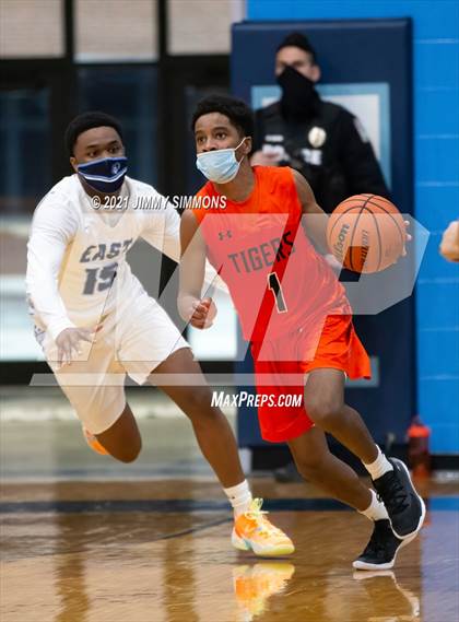 Thumbnail 3 in Edwardsville @ Belleville East photogallery.