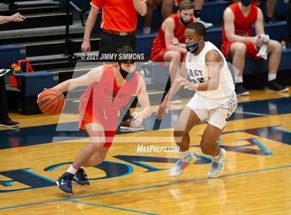Thumbnail 3 in Edwardsville @ Belleville East photogallery.