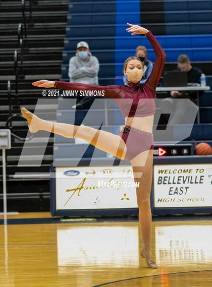 Thumbnail 1 in Edwardsville @ Belleville East photogallery.