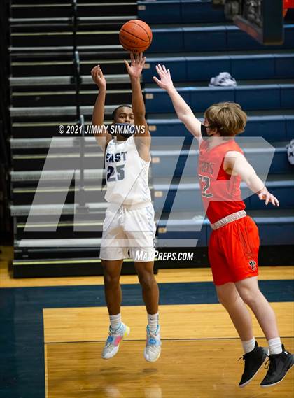 Thumbnail 1 in Edwardsville @ Belleville East photogallery.