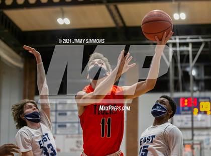 Thumbnail 1 in Edwardsville @ Belleville East photogallery.
