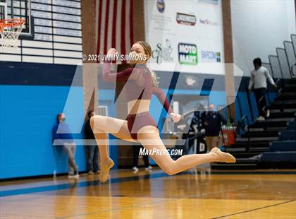 Thumbnail 1 in Edwardsville @ Belleville East photogallery.