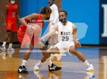Thumbnail 3 in Edwardsville @ Belleville East photogallery.