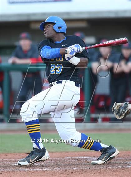 Thumbnail 2 in The First Academy vs. Mater Dei (National High School Invitational)  photogallery.