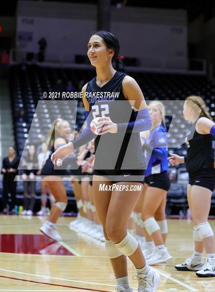 Thumbnail 2 in Bellville vs. Decatur (UIL Volleyball 4A Semifinals) photogallery.
