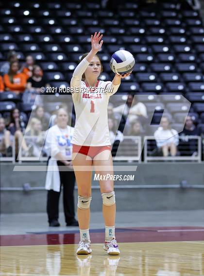 Thumbnail 3 in Bellville vs. Decatur (UIL Volleyball 4A Semifinals) photogallery.