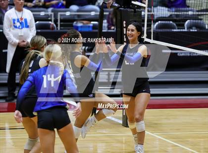 Thumbnail 3 in Bellville vs. Decatur (UIL Volleyball 4A Semifinals) photogallery.