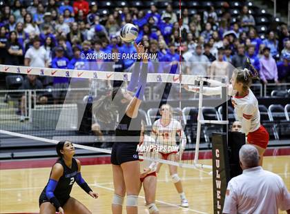 Thumbnail 3 in Bellville vs. Decatur (UIL Volleyball 4A Semifinals) photogallery.