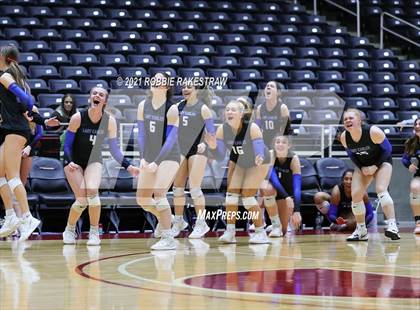 Thumbnail 3 in Bellville vs. Decatur (UIL Volleyball 4A Semifinals) photogallery.