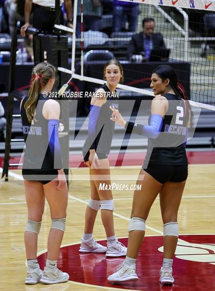 Thumbnail 2 in Bellville vs. Decatur (UIL Volleyball 4A Semifinals) photogallery.