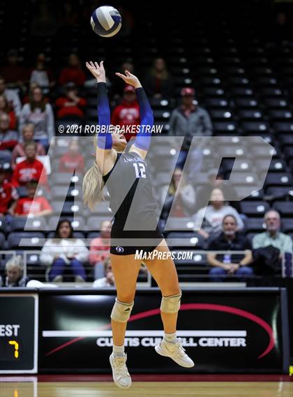 Thumbnail 3 in Bellville vs. Decatur (UIL Volleyball 4A Semifinals) photogallery.