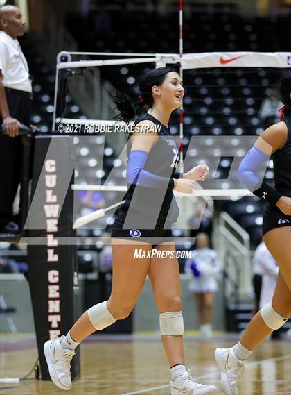 Thumbnail 2 in Bellville vs. Decatur (UIL Volleyball 4A Semifinals) photogallery.