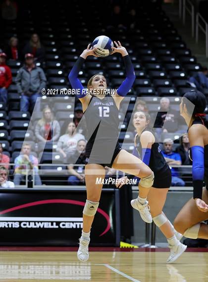 Thumbnail 2 in Bellville vs. Decatur (UIL Volleyball 4A Semifinals) photogallery.
