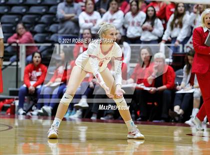 Thumbnail 2 in Bellville vs. Decatur (UIL Volleyball 4A Semifinals) photogallery.