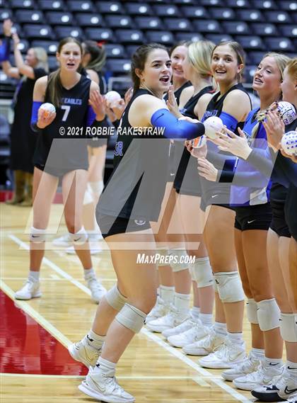 Thumbnail 2 in Bellville vs. Decatur (UIL Volleyball 4A Semifinals) photogallery.