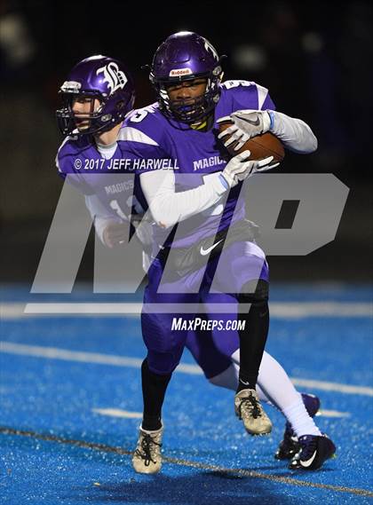 Thumbnail 3 in Barberton vs. Bedford (OHSAA Division II Region 5 Semifinal) photogallery.