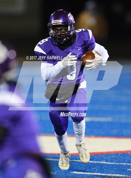 Thumbnail 1 in Barberton vs. Bedford (OHSAA Division II Region 5 Semifinal) photogallery.