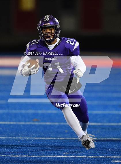 Thumbnail 2 in Barberton vs. Bedford (OHSAA Division II Region 5 Semifinal) photogallery.