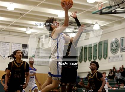 Thumbnail 3 in Bishop O'Dowd vs. Capital Christian (De La Salle MLK Classic) photogallery.