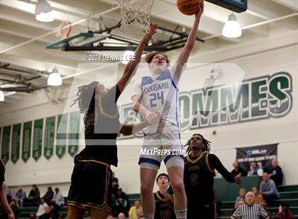 Thumbnail 2 in Bishop O'Dowd vs. Capital Christian (De La Salle MLK Classic) photogallery.