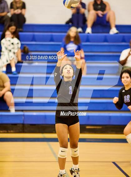 Thumbnail 1 in Atwater at Waterford (Scrimmage) photogallery.