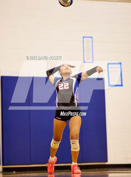 Thumbnail 1 in Atwater at Waterford (Scrimmage) photogallery.