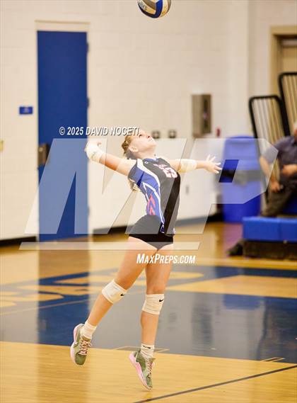 Thumbnail 2 in Atwater at Waterford (Scrimmage) photogallery.