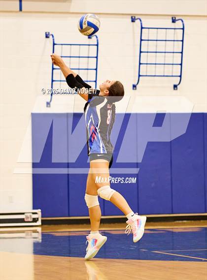 Thumbnail 2 in Atwater at Waterford (Scrimmage) photogallery.