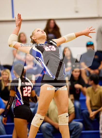 Thumbnail 2 in Atwater at Waterford (Scrimmage) photogallery.