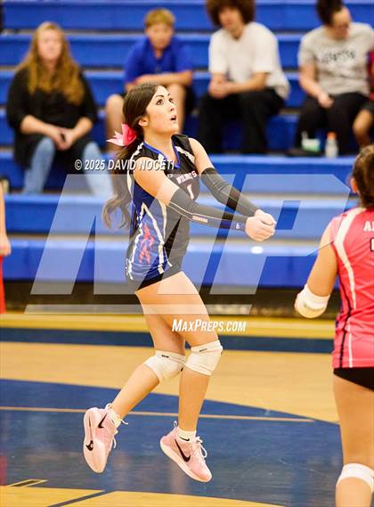 Thumbnail 2 in Atwater at Waterford (Scrimmage) photogallery.