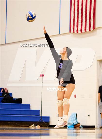 Thumbnail 1 in Atwater at Waterford (Scrimmage) photogallery.