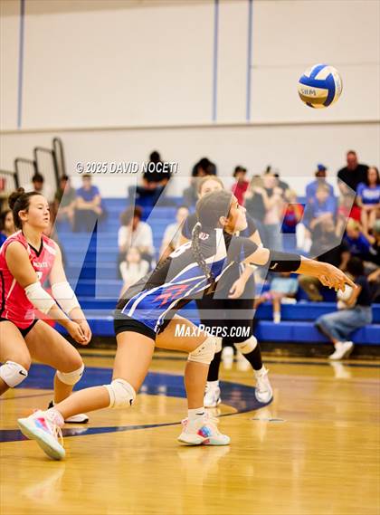 Thumbnail 2 in Atwater at Waterford (Scrimmage) photogallery.