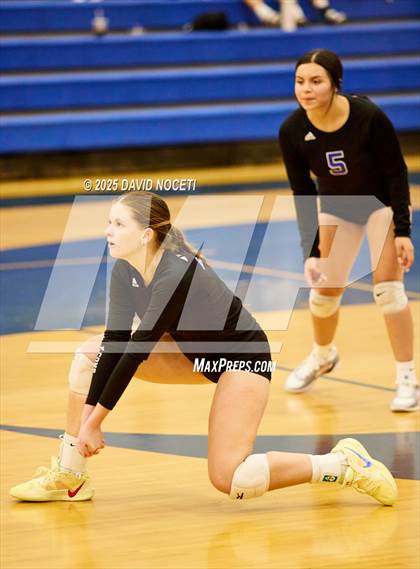 Thumbnail 1 in Atwater at Waterford (Scrimmage) photogallery.