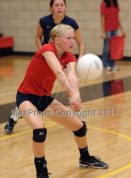 Thumbnail 2 in St. Francis vs. Nevada Union (Super 8 Invitational) photogallery.