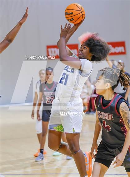 Thumbnail 1 in Westside vs. Luella (She Got Game Classic) photogallery.