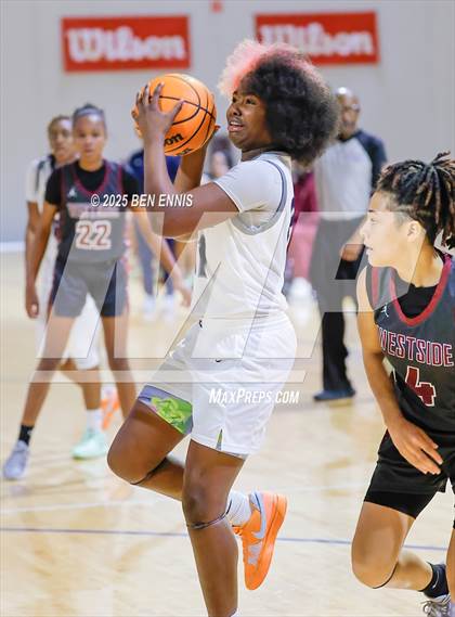 Thumbnail 3 in Westside vs. Luella (She Got Game Classic) photogallery.