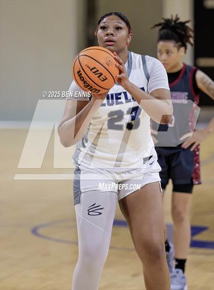 Thumbnail 2 in Westside vs. Luella (She Got Game Classic) photogallery.