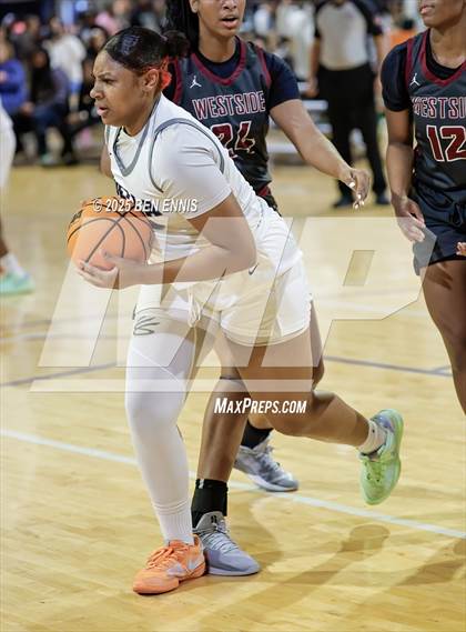 Thumbnail 2 in Westside vs. Luella (She Got Game Classic) photogallery.