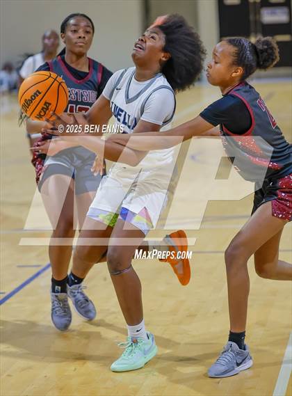 Thumbnail 3 in Westside vs. Luella (She Got Game Classic) photogallery.