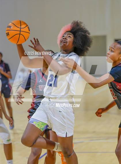 Thumbnail 1 in Westside vs. Luella (She Got Game Classic) photogallery.