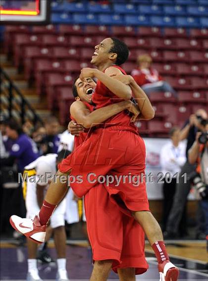 Thumbnail 2 in Lutheran vs. Bishop O'Dowd (CIF State D3 Final) photogallery.